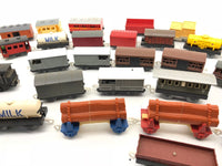 HUGE LOT OF PLASTIC TOY TRAINS ~ THOMAS more than 35 pieces